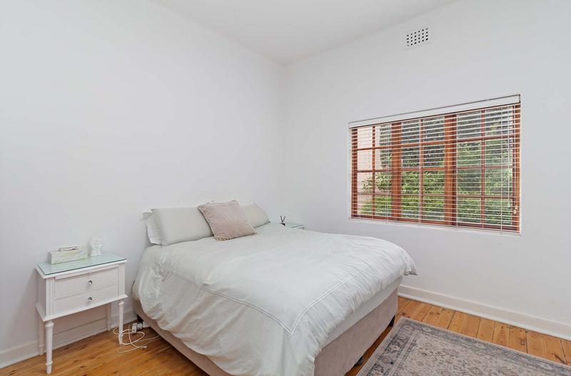 2 Bedroom Property for Sale in Sea Point Western Cape